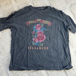Billabong graphic tee size small